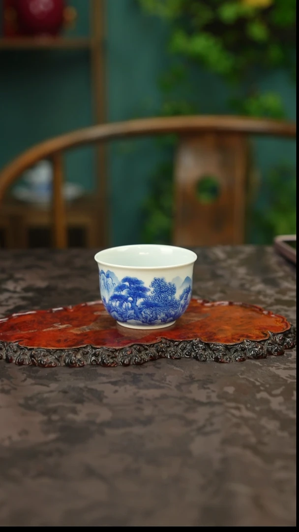 青花手绘山水主人杯
