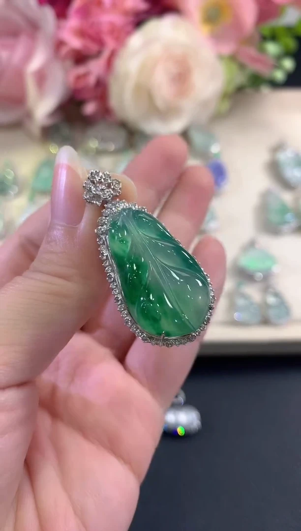 吊坠(不含链)18K金镶嵌翡翠b146