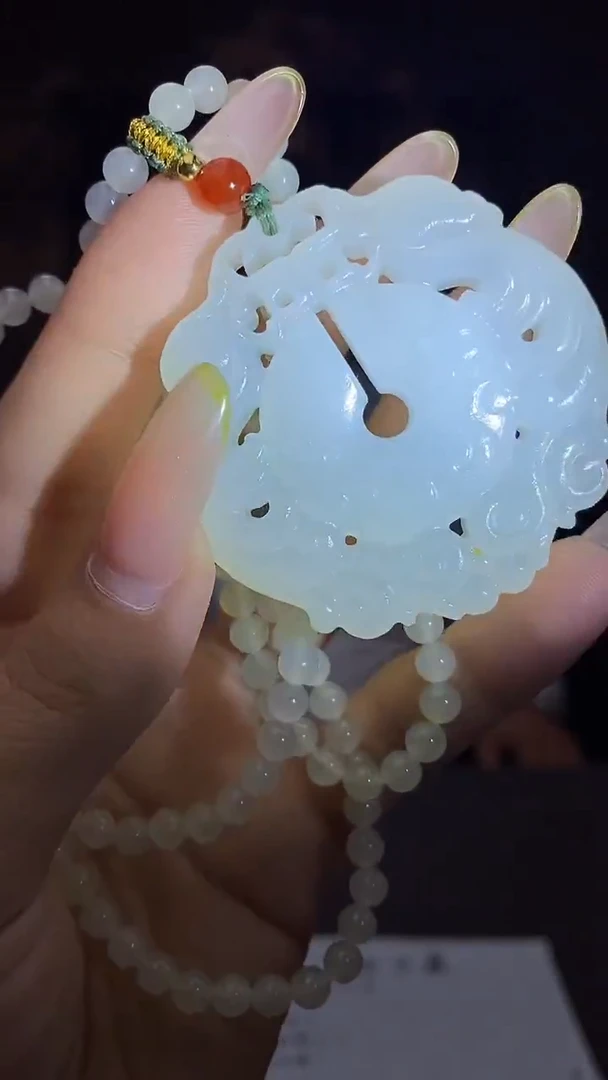 和田玉未镶嵌颈饰C658