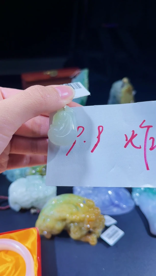 【闪购商品】翡翠颈饰未镶嵌00000001