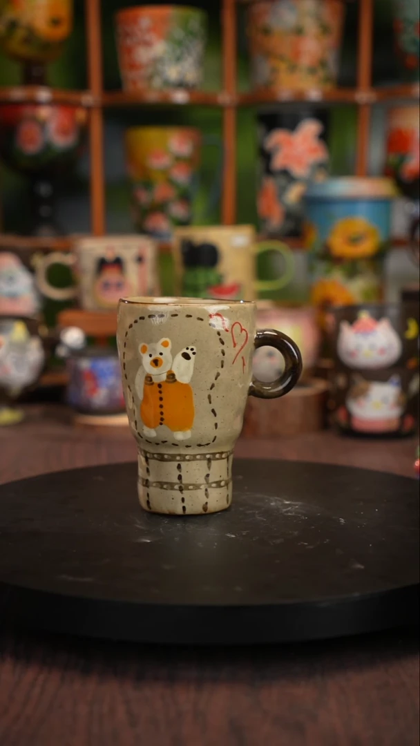 釉下手绘陶瓷杯子