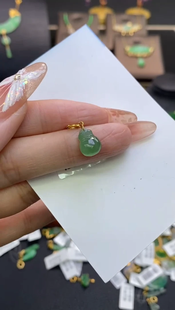 【闪购商品】翡翠颈饰18K金镶嵌净货11969