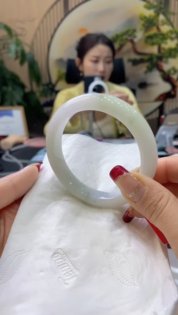 【闪购商品】翡翠手镯未镶嵌99908143