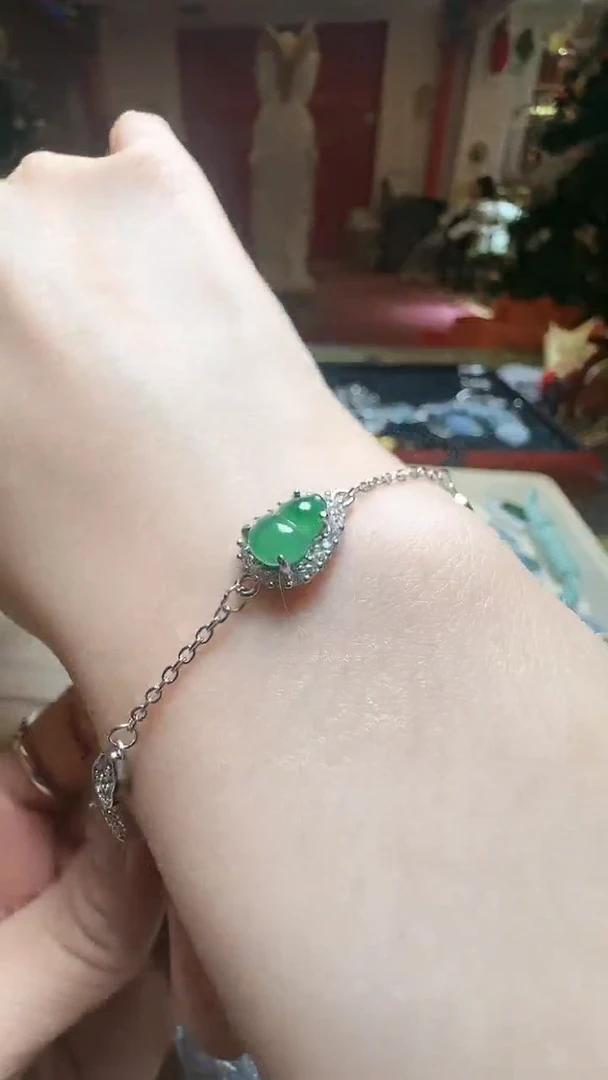 【闪购商品】翡翠吊坠(不含链)未镶嵌翡翠