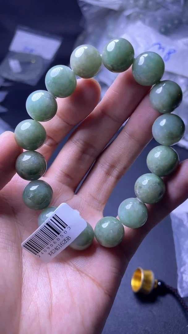 定制翡翠未镶嵌珠串