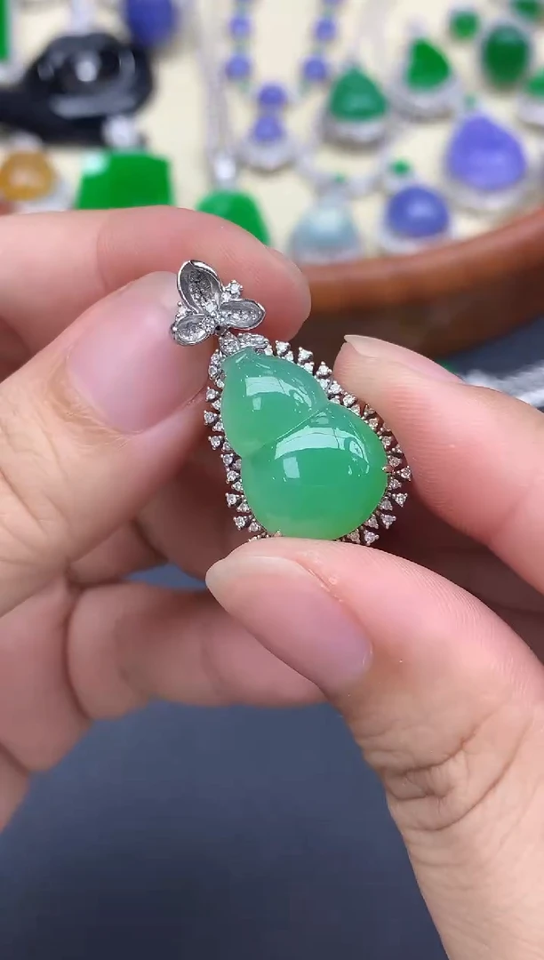 颈饰18K金镶嵌翡翠317-中国好珍宝