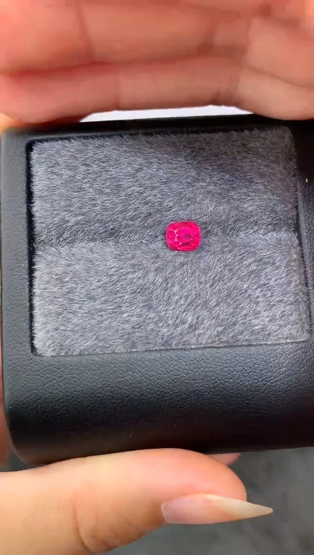 定制尖晶石裸石未镶嵌枕型 绝地武士 1.11ct