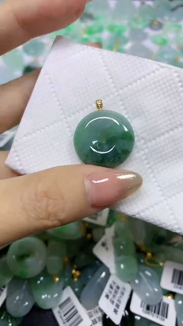 颈饰18K金镶嵌翡翠天然翡翠A货