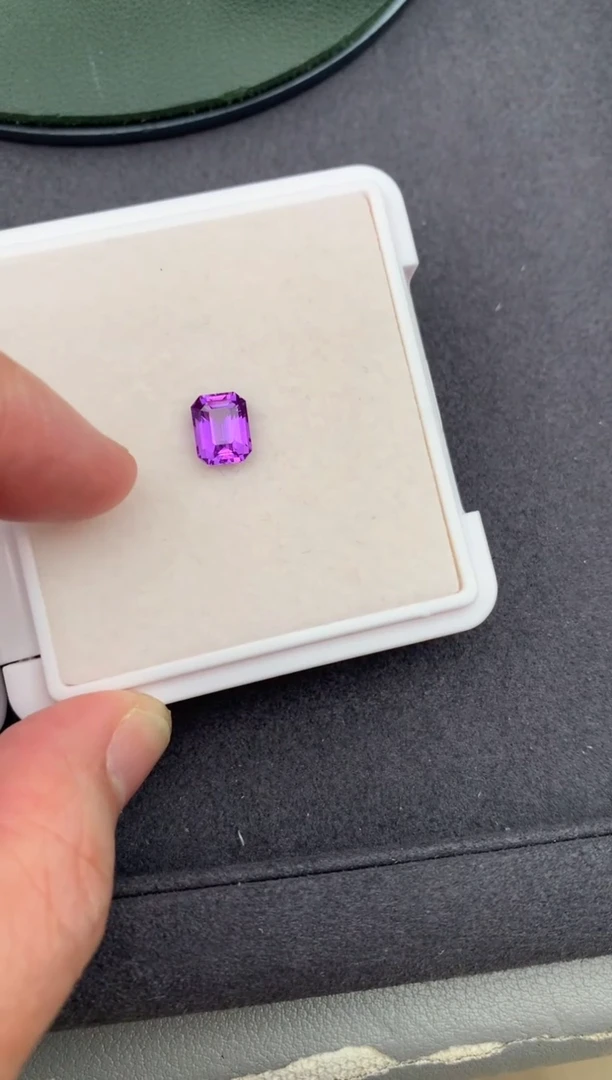 裸石彩色蓝宝石2ct紫蓝宝定制bc