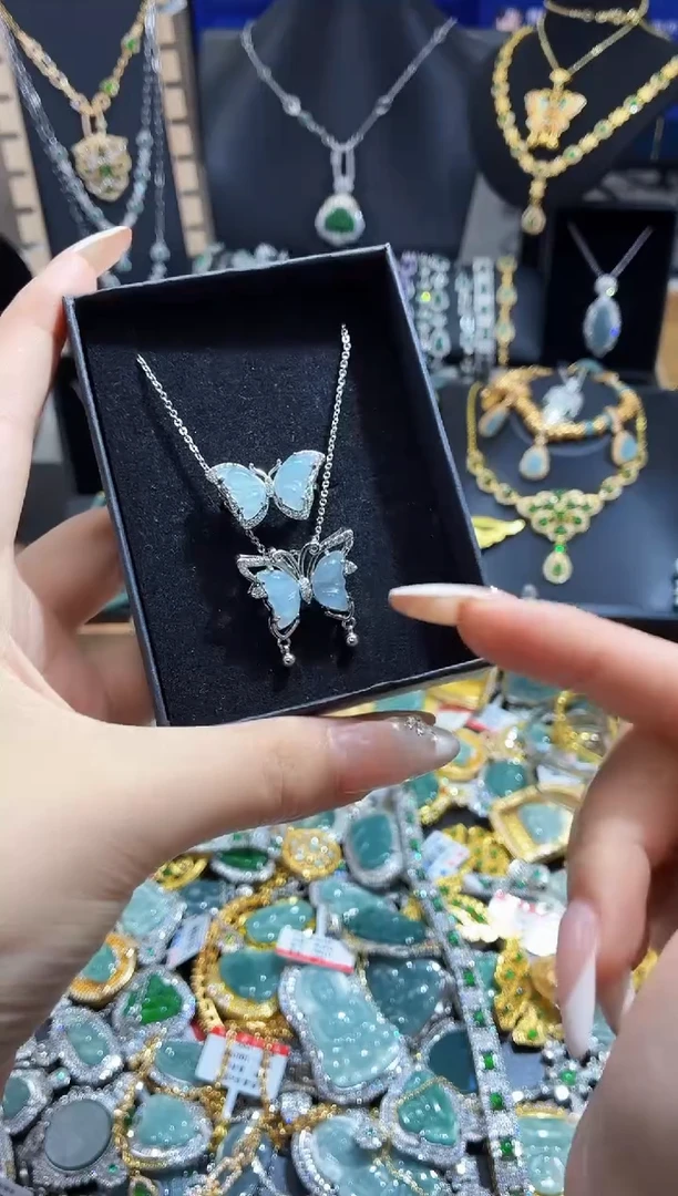 翡翠未镶嵌吊坠(不含链)天然翡翠a货 多样性发其一