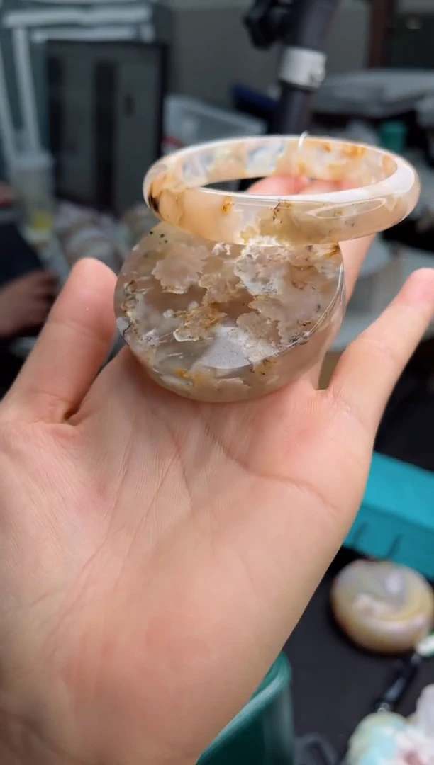 石英质玉手镯未镶嵌59圈口（赠送镯心）