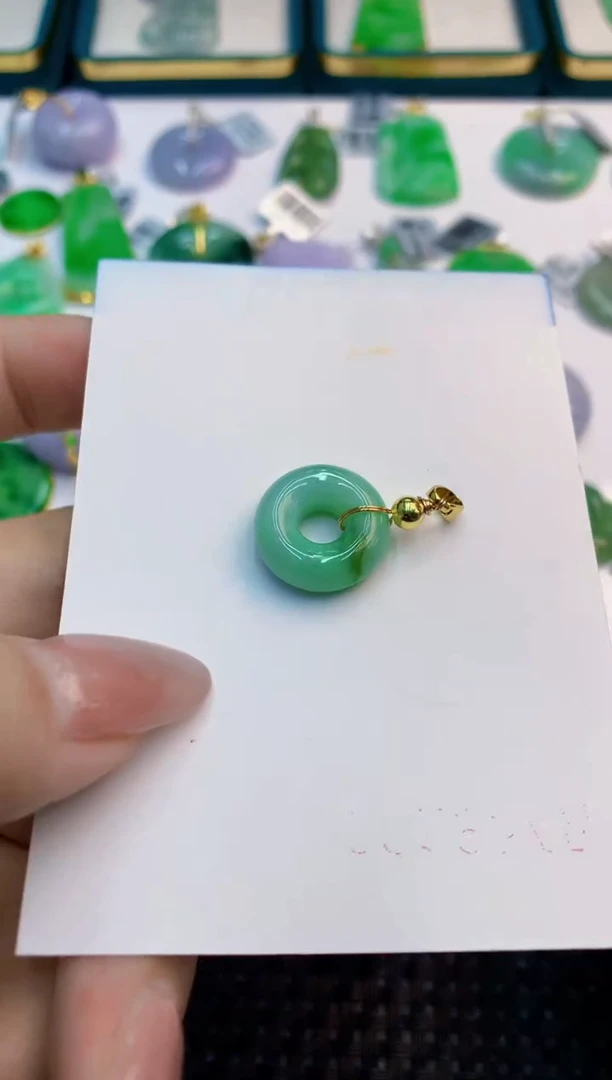 翡翠未镶嵌吊坠(不含链)1