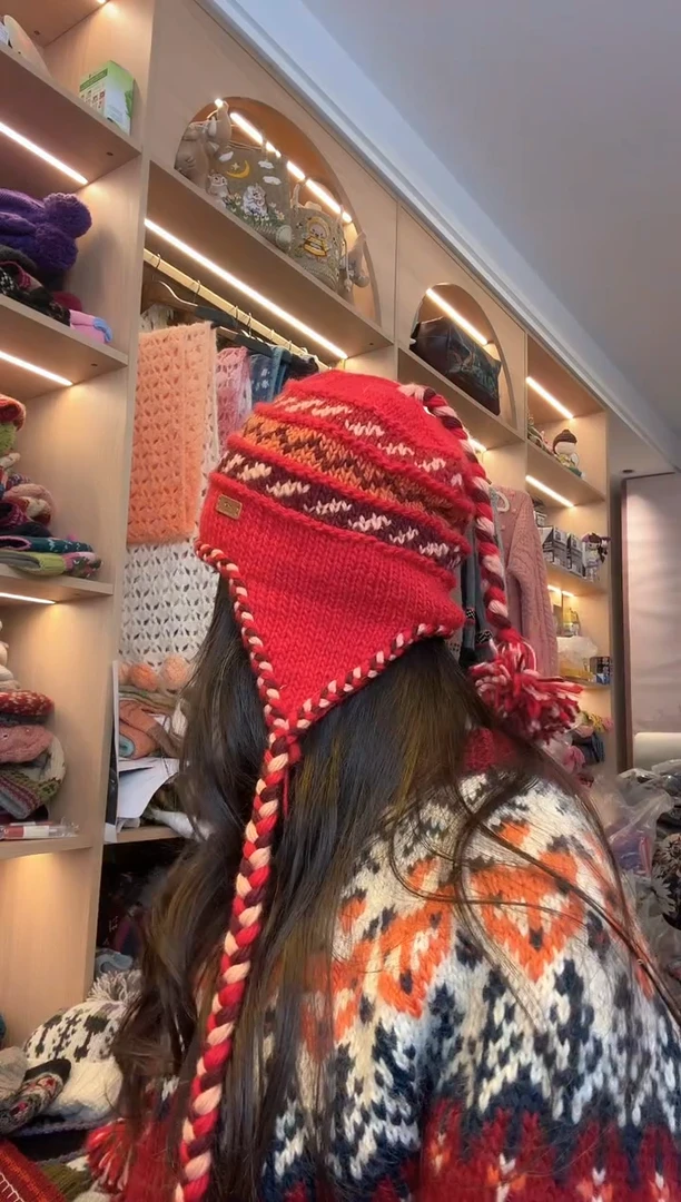 羊毛红色大辫子护耳帽