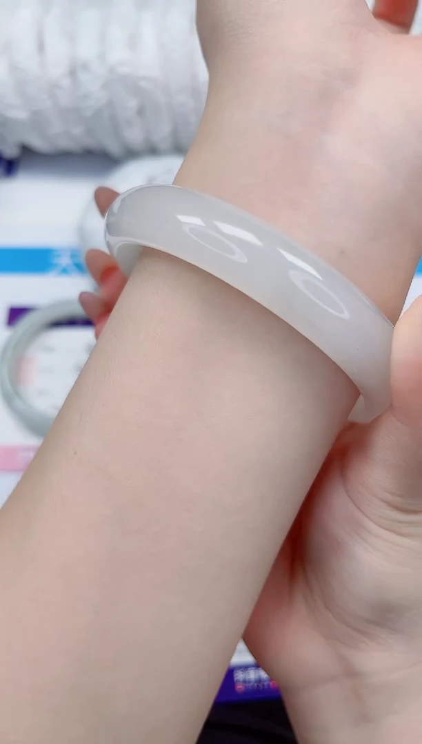 石英质玉手镯未镶嵌8-63/64