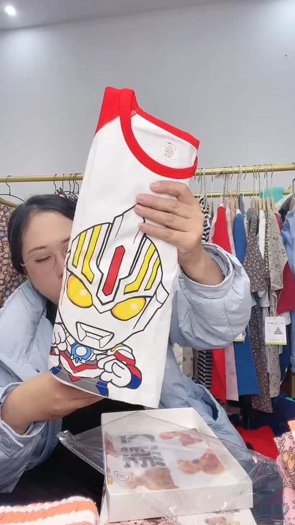 棉欧布奥特曼莱卡套装100吗