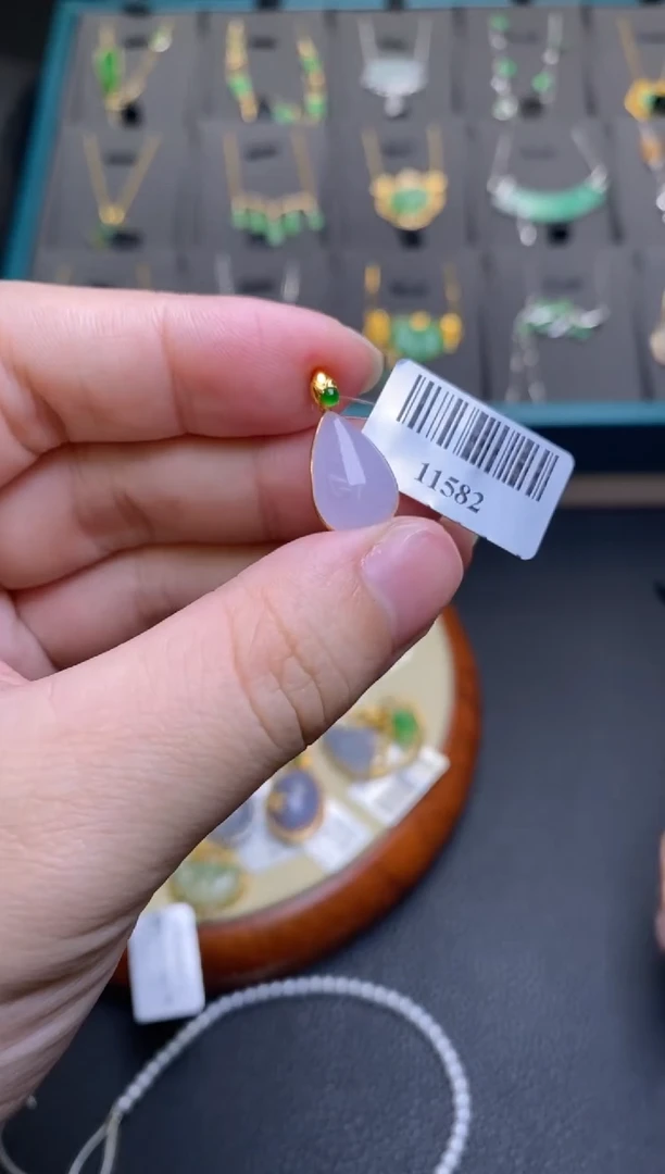 翡翠18K金镶嵌颈饰净货11582