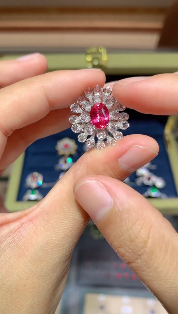 【闪购商品】彩色蓝宝石戒指18K金镶嵌2.08CT  无烧
