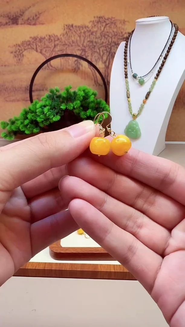 14K金镶嵌蜜蜡耳饰E01