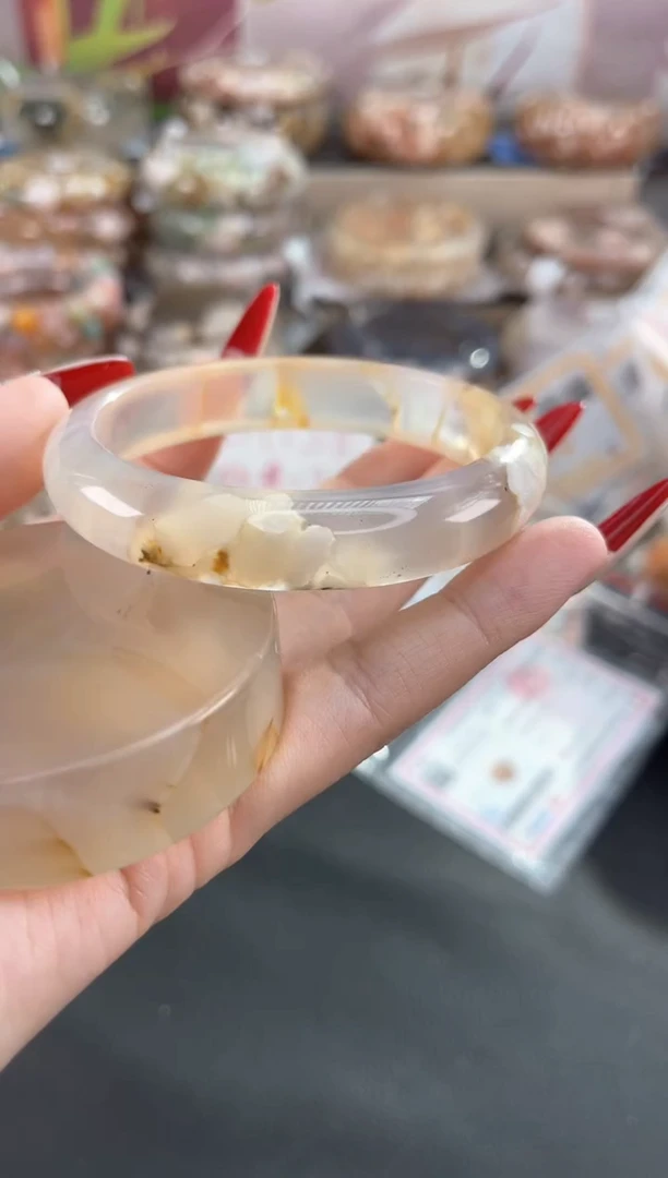 未镶嵌手镯石英质玉57