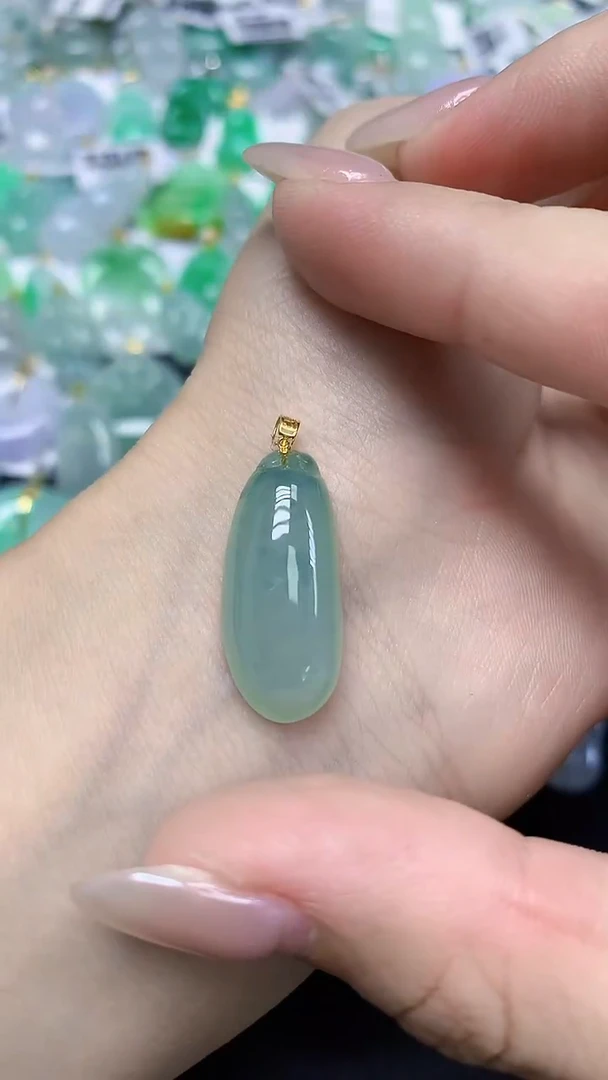 翡翠18K金镶嵌颈饰天然缅甸翡翠A货