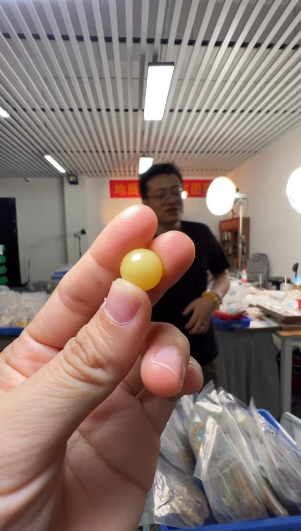 未镶嵌吊坠(不含链)蜜蜡约12mm俄料鸡油黄白蜜蜡单珠吊坠