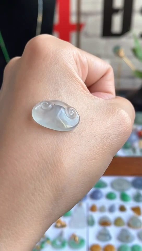 未镶嵌定制翡翠如意~