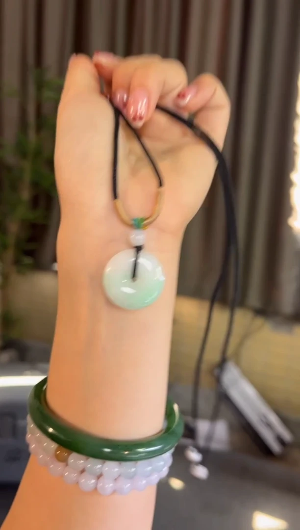 未镶嵌挂件翡翠发一件