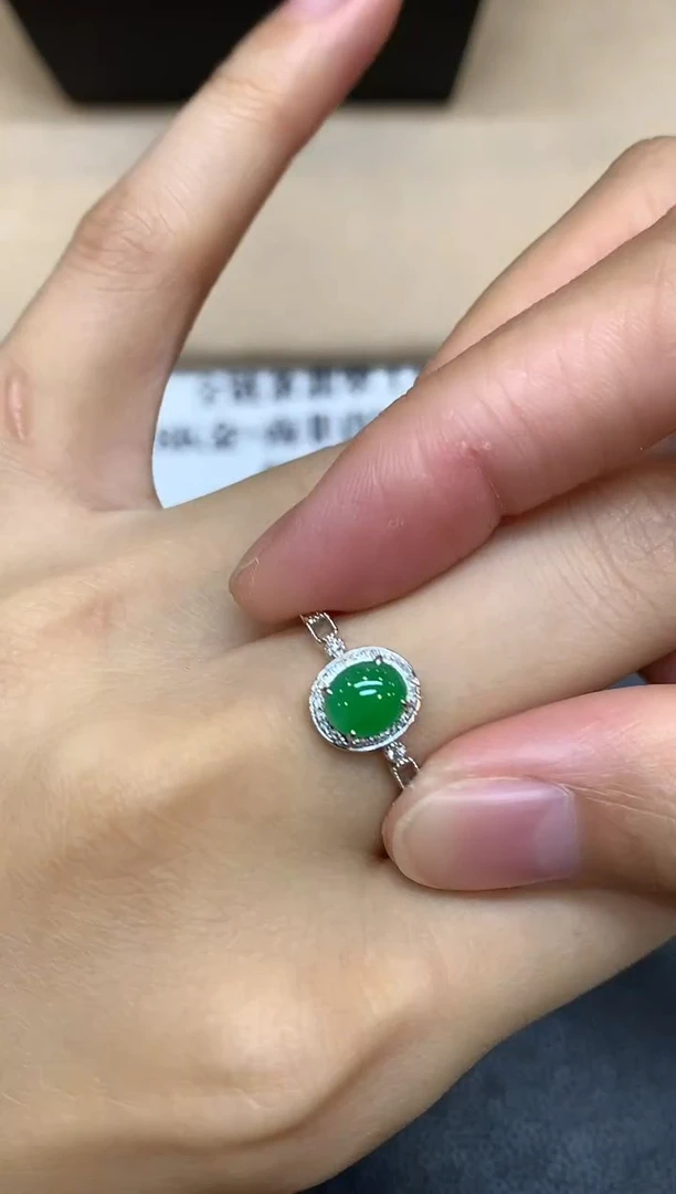 18K金镶嵌戒指翡翠蛋面【无服务费