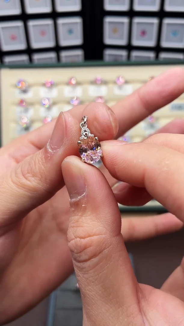 吊坠(赠链)彩色蓝宝石银S925镶嵌111