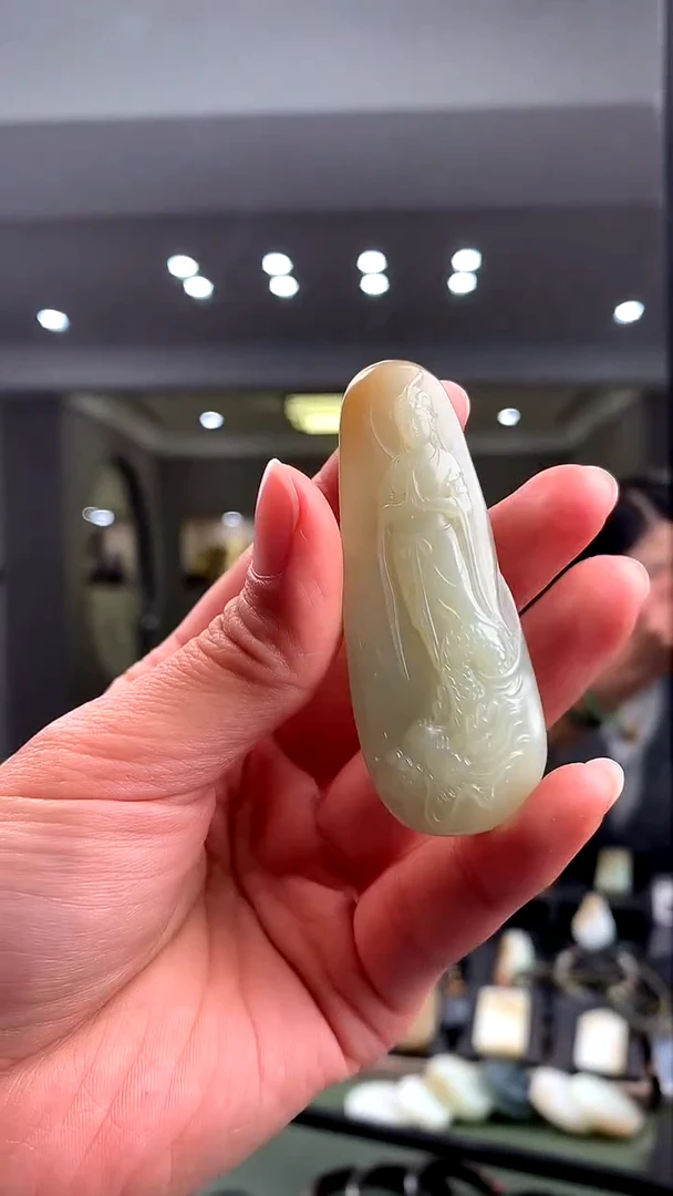 颈饰未镶嵌和田玉挂件