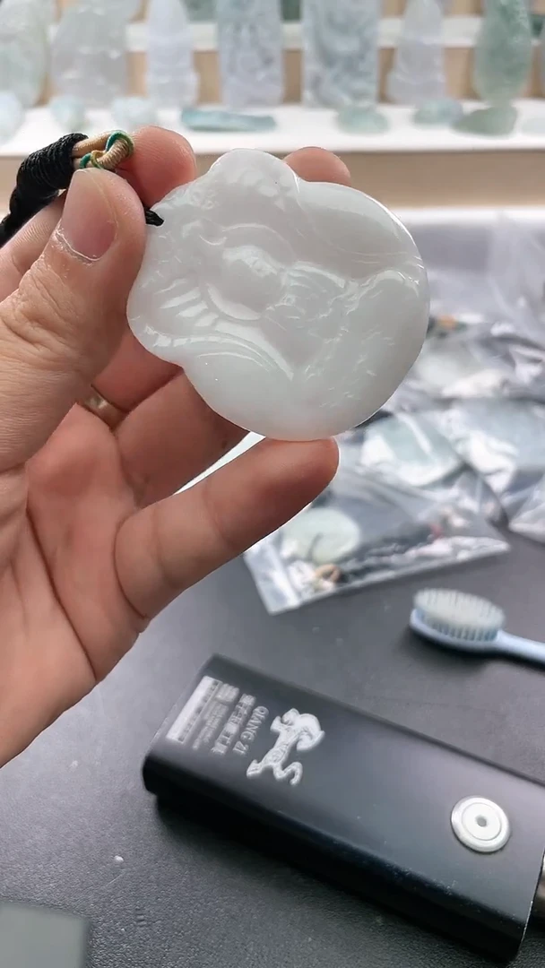 翡翠未镶嵌颈饰..../5/28/ 289