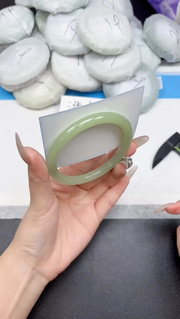 未镶嵌手镯石英质玉344-60.7