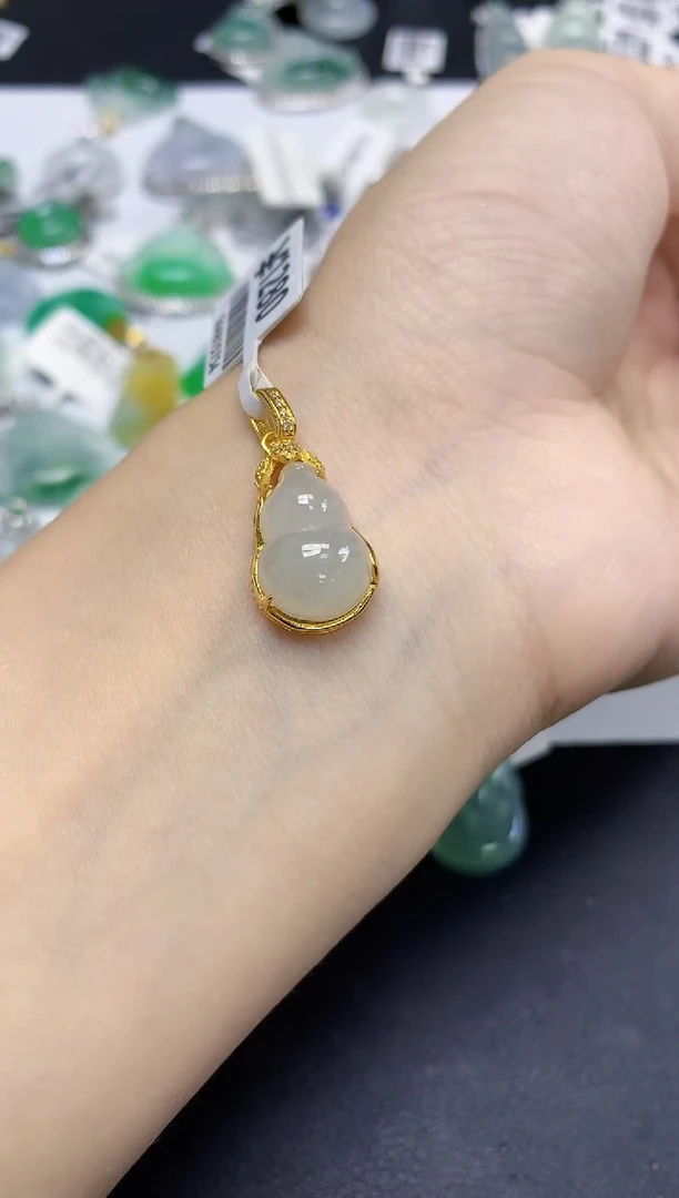 颈饰未镶嵌翡翠天然缅甸翡翠A货多样性发一件