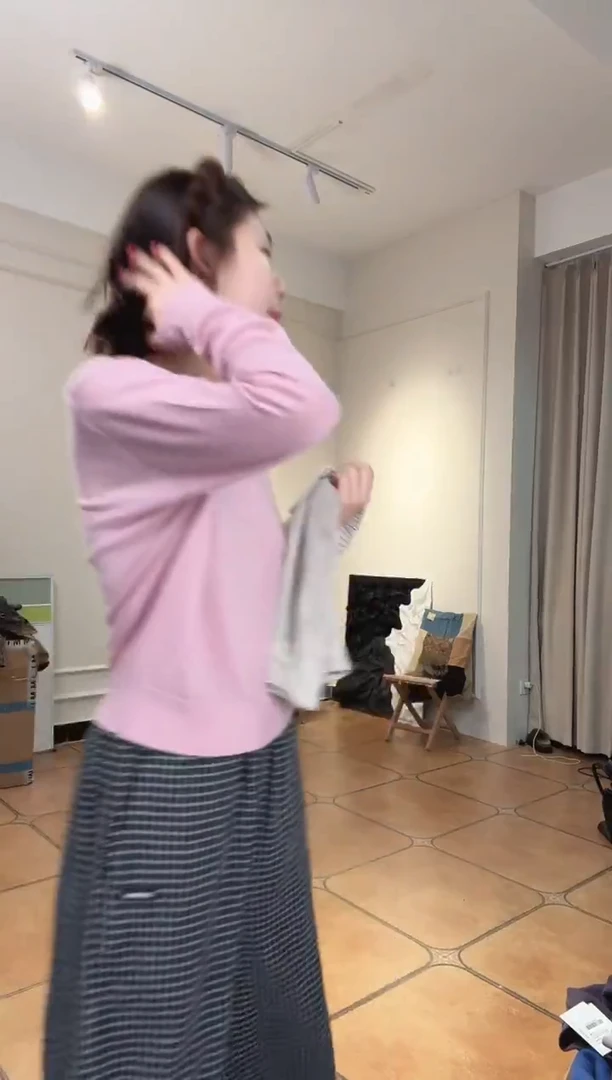 L*y设计师品牌对倒粉色长袖M码