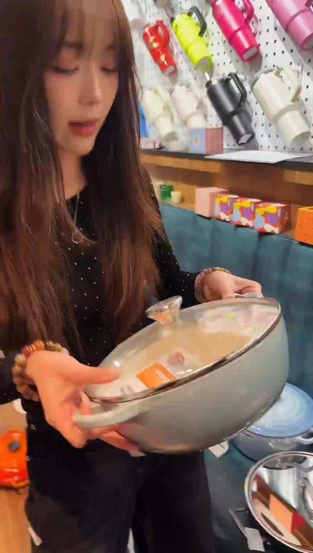 【双12】酷彩-24厘米玻璃盖深烧锅海盐色