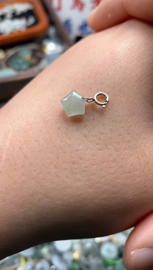 【闪购商品】翡翠颈饰未镶嵌哥哥