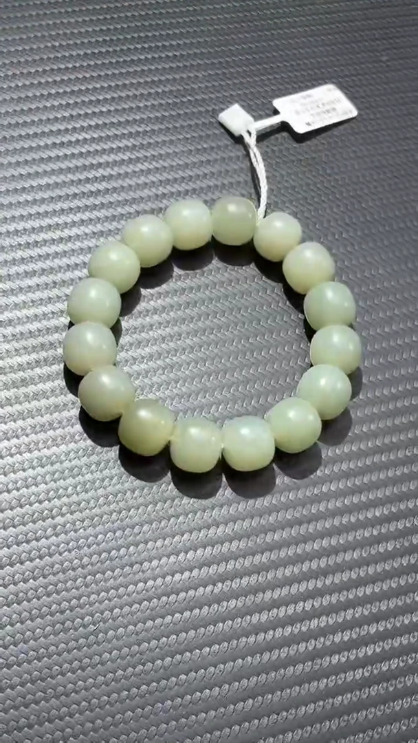 未镶嵌手链和田玉（青白玉）且末近矿卡14老型手串微色差