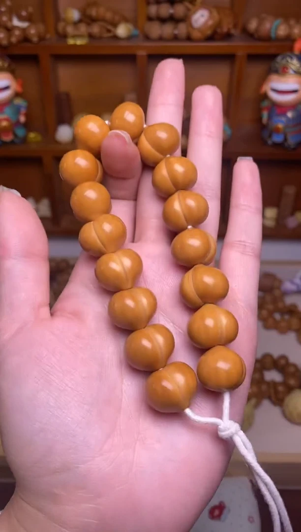 把件猴头核桃17＋高定玻璃底柯基定制款屁桃手持