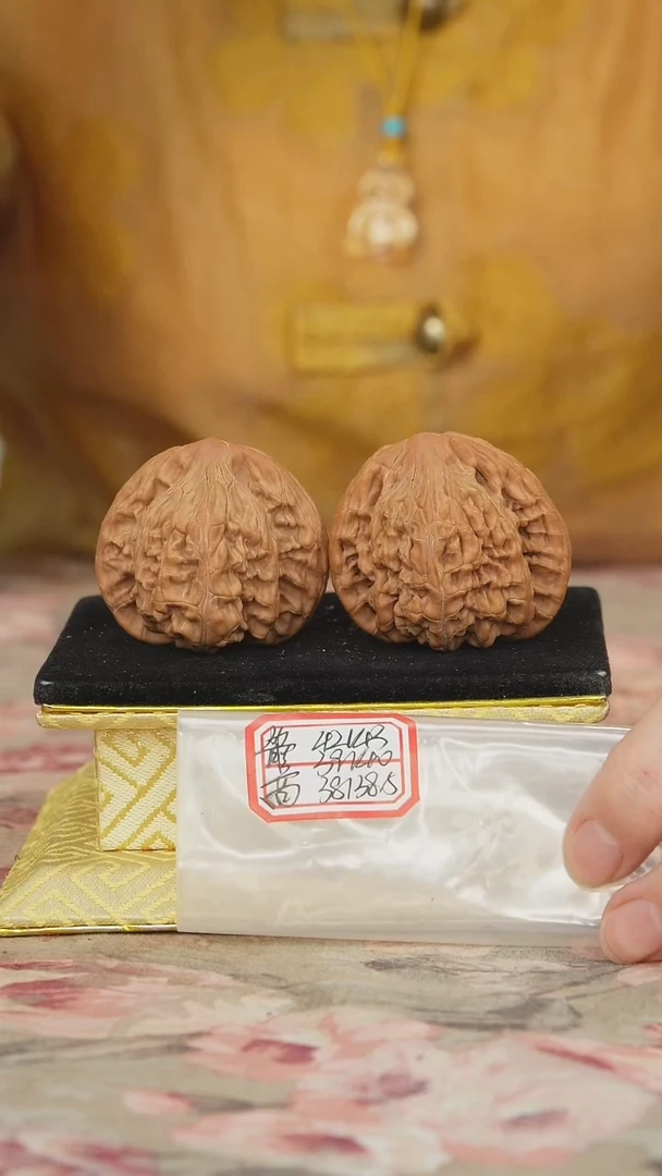 文玩核桃把件望月