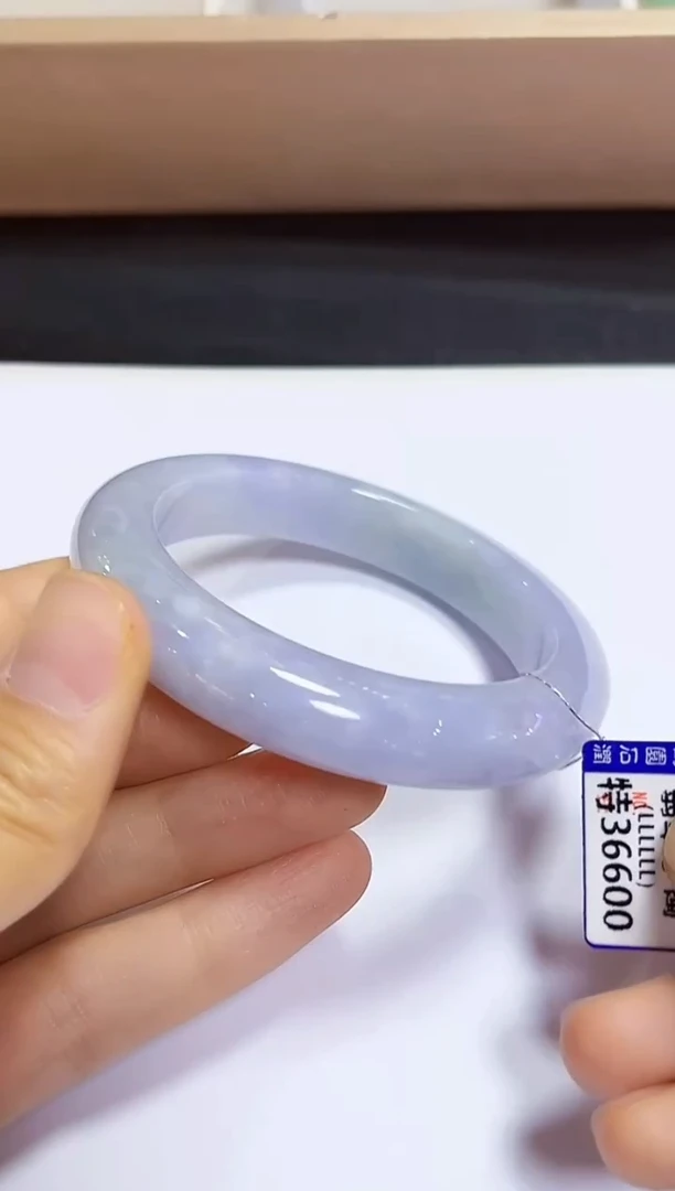 颈饰未镶嵌翡翠手镯56.4
