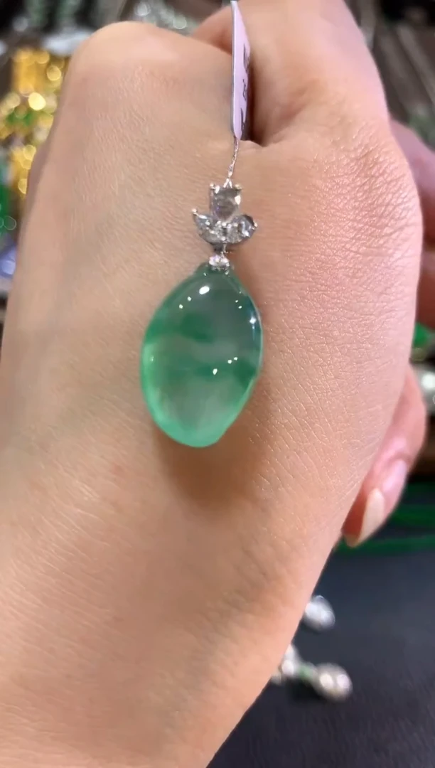 吊坠(不含链)18K金镶嵌翡翠m33