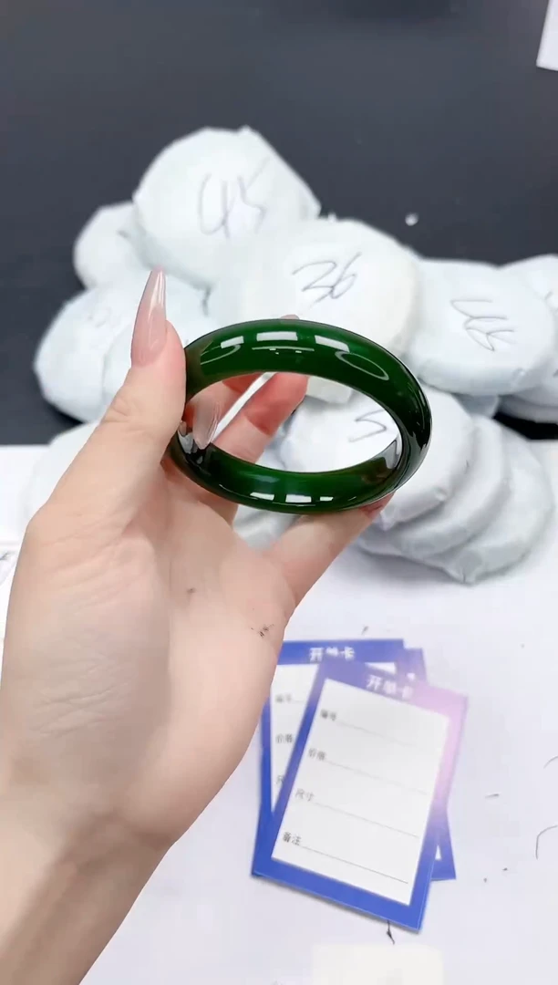 未镶嵌手镯石英质玉345/54