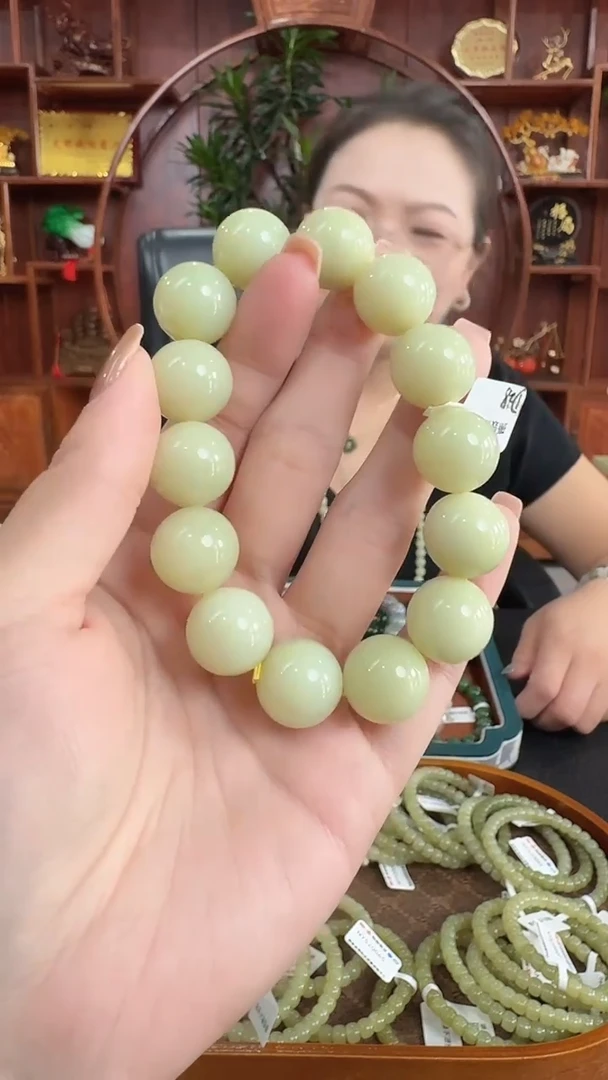手链未镶嵌和田玉d28 黄口手串