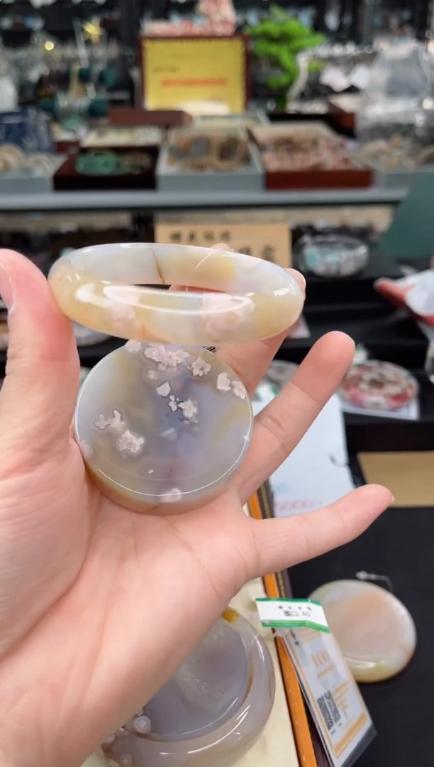 【闪购商品】石英质玉手镯未镶嵌58圈口（赠品镯心）3572261