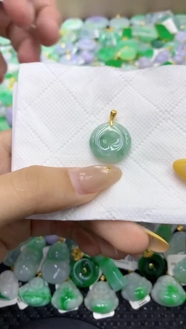 颈饰未镶嵌翡翠天然缅甸翡翠A货