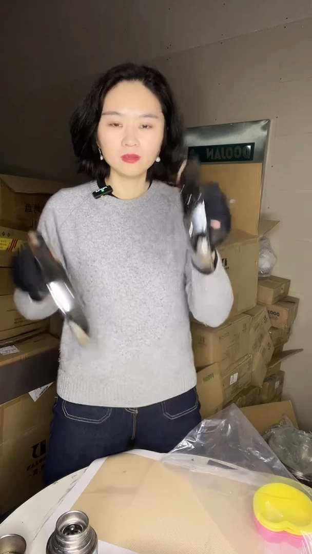 #57盘子18和20厘米盘镜光各一个