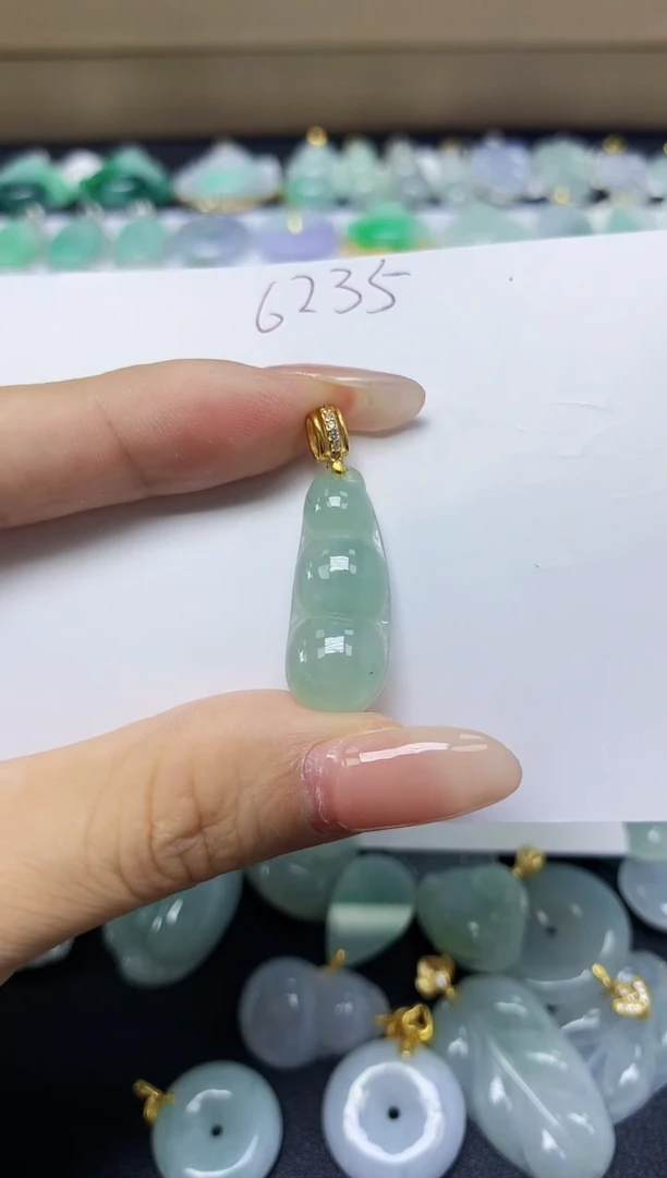 翡翠未镶嵌颈饰天然缅甸翡翠A货
