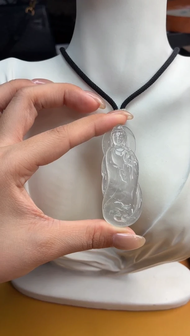 吊坠(不含链)未镶嵌翡翠49 观音 61.8 24 6.0