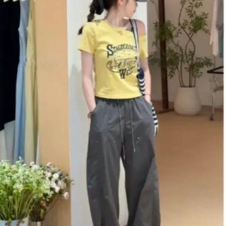 设计感休闲显瘦百搭时尚宽松露肩T恤女2025夏季新款潮流印花上衣