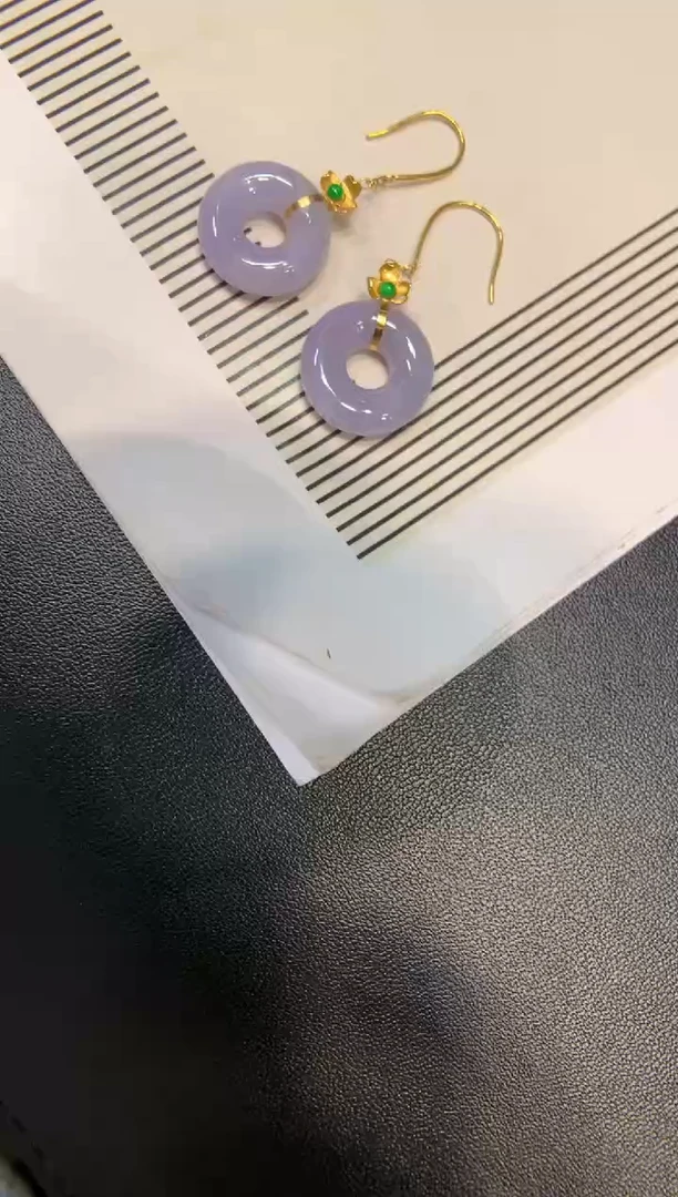 18K金镶嵌翡翠耳饰耳钩